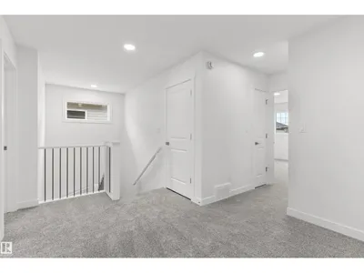 924 18 AV NW photo 26