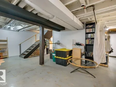 12130 123 ST NW photo 38