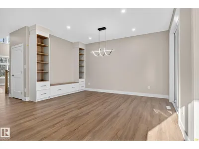 9736 73 AV NW photo 12