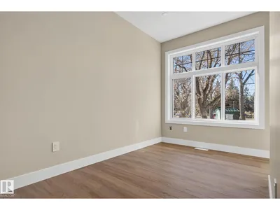 9736 73 AV NW photo 14