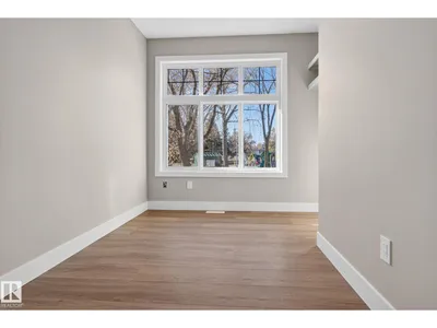 9736 73 AV NW photo 15