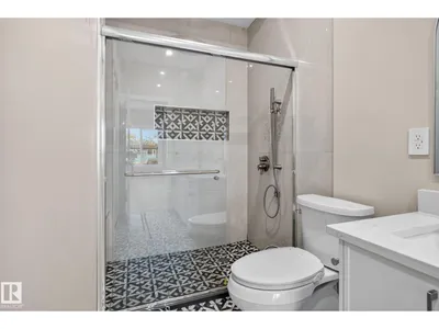 9736 73 AV NW photo 34