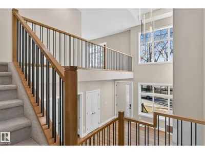 9736 73 AV NW photo 20