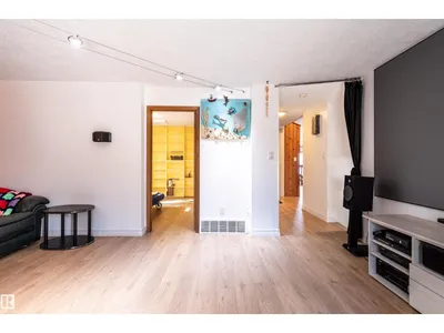 10606 25A AV NW photo 12