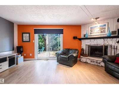 10606 25A AV NW photo 11