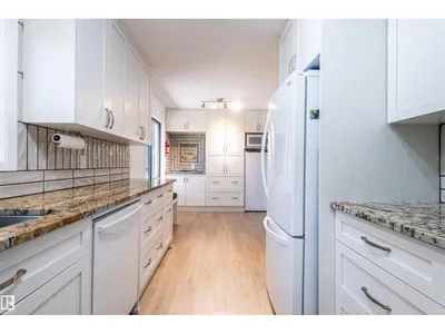 10606 25A AV NW photo 28