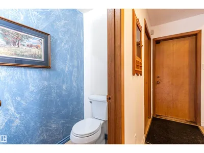 10606 25A AV NW photo 15