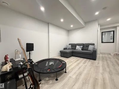 6283 176 AV NW photo 22