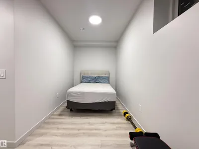 6283 176 AV NW photo 26