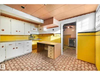 11507 135 ST NW photo 31