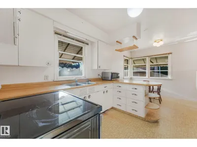 11507 135 ST NW photo 11