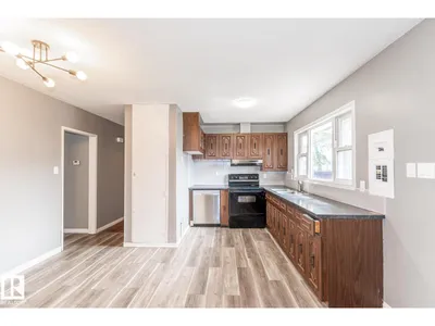 10551 53 AV NW NW photo 9