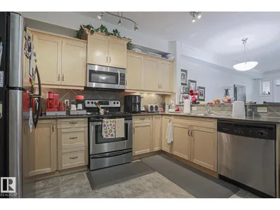 #319 12408 15 AV SW SW photo 11