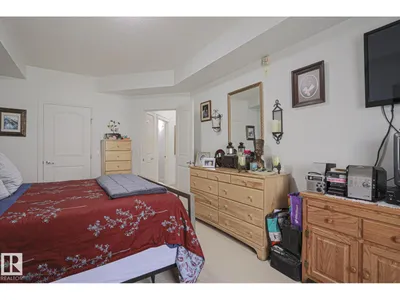 #319 12408 15 AV SW SW photo 21