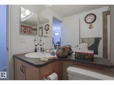 #319 12408 15 AV SW SW photo 33