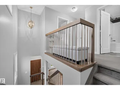 11018 122 ST NW photo 19