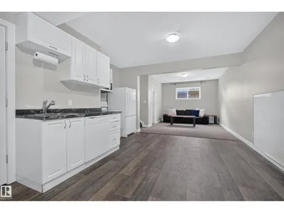11018 122 ST NW photo 40