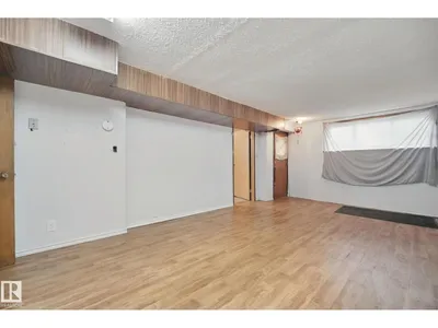 11705 81 ST NW photo 37