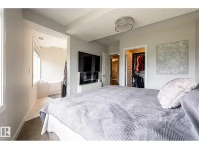 #122 5151 Windermere BV SW photo 10