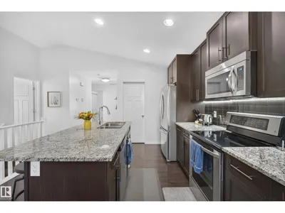 27 SILVERSTONE DR photo 11
