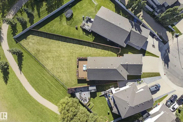 27 SILVERSTONE DR photo 2