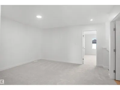 956 17 AV NW photo 21