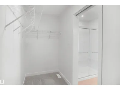 956 17 AV NW photo 27
