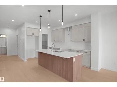 956 17 AV NW photo 11