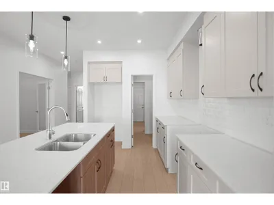 956 17 AV NW photo 12
