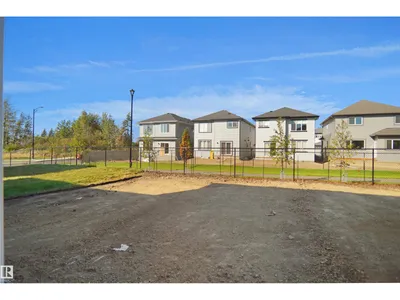 956 17 AV NW photo 37