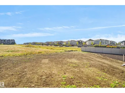 1631 11 AV NW photo 38