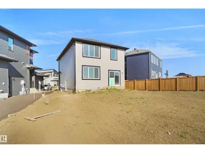 1631 11 AV NW photo 39