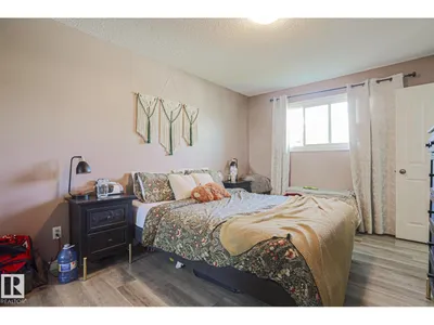 21 BURLINGTON AV photo 11