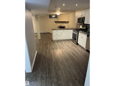 21 BURLINGTON AV photo 21