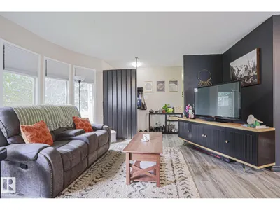 21 BURLINGTON AV photo 7