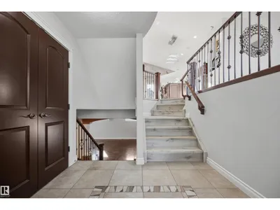 10819 175 AV NW photo 10