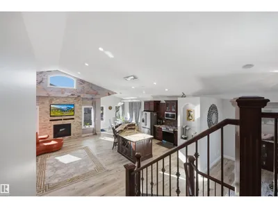 10819 175 AV NW photo 33