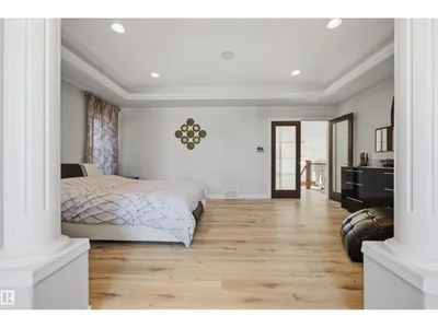 10819 175 AV NW photo 36