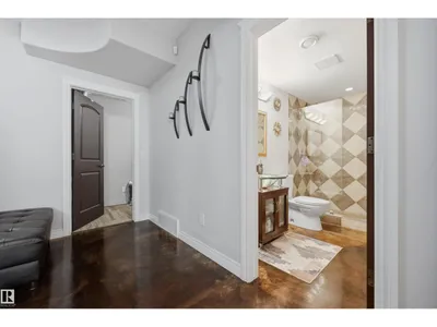 10819 175 AV NW photo 48