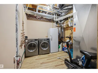 10819 175 AV NW photo 53