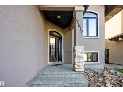 10819 175 AV NW photo 8