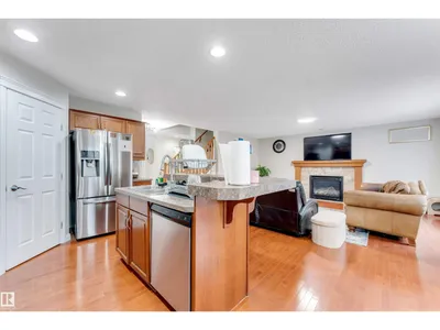 3012 25 AVE AV NW photo 9
