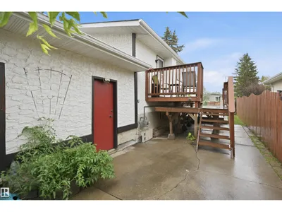 6903 151 AV NW photo 32