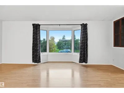 6903 151 AV NW photo 8