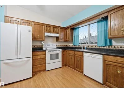 6903 151 AV NW photo 37