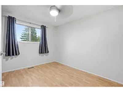 6903 151 AV NW photo 12