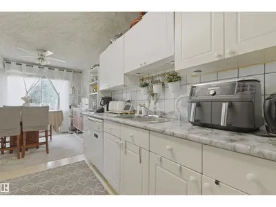 7115-7121 80 AV NW photo 11