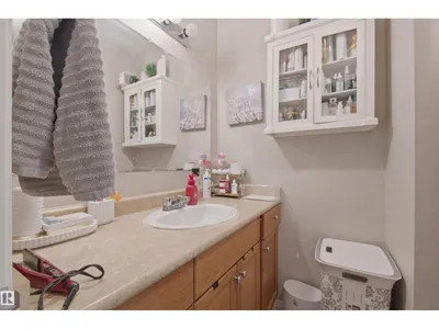 7115-7121 80 AV NW photo 15