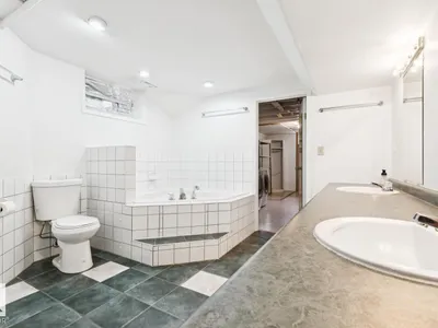 8709 164A ST NW photo 30