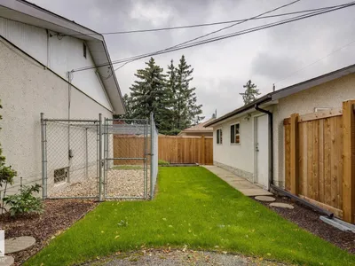8709 164A ST NW photo 41